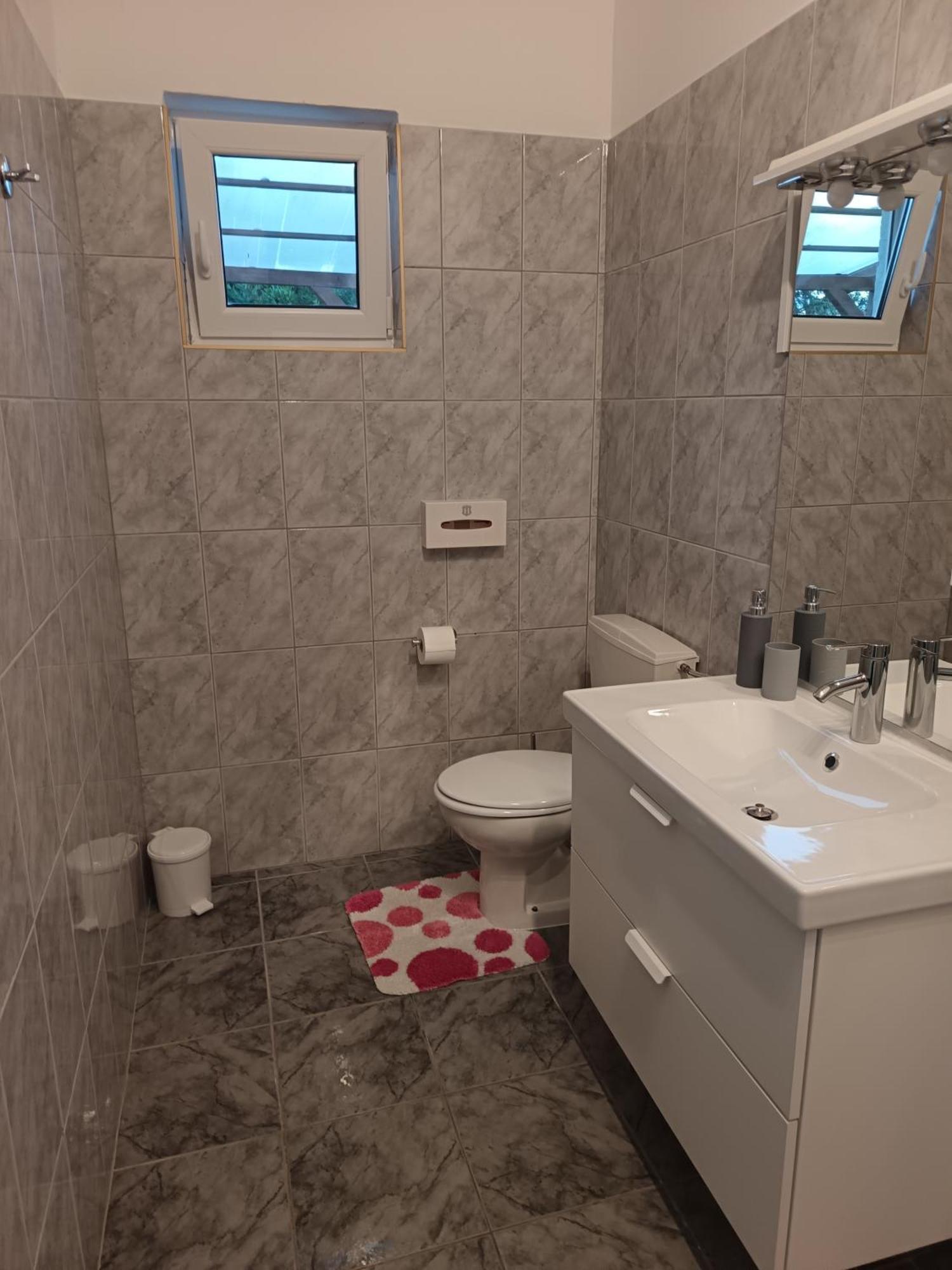 Lara - Apartment Near The Beach Врбник Экстерьер фото