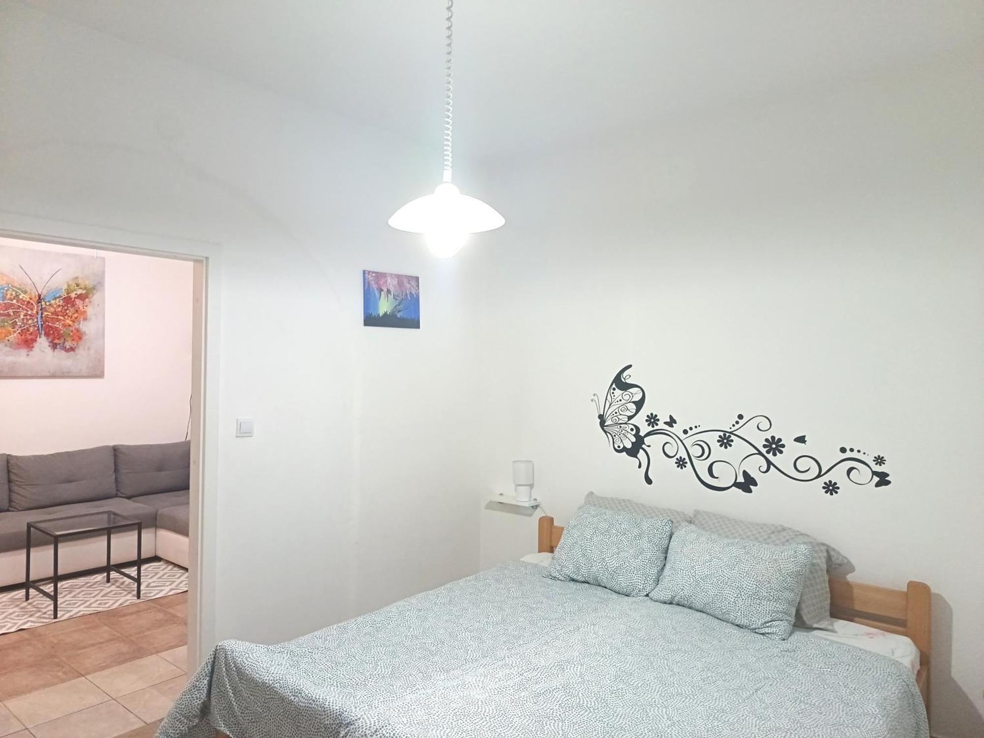 Lara - Apartment Near The Beach Врбник Экстерьер фото
